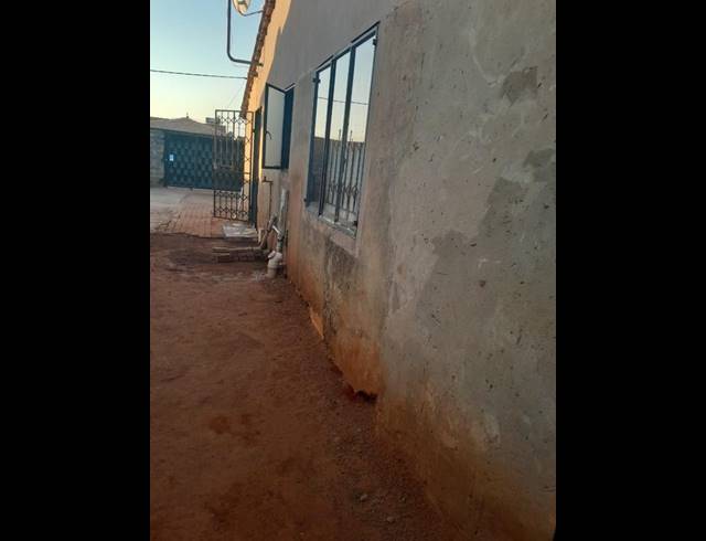 2 BEDROOM HOUSE FOR SALE IN LEHAE